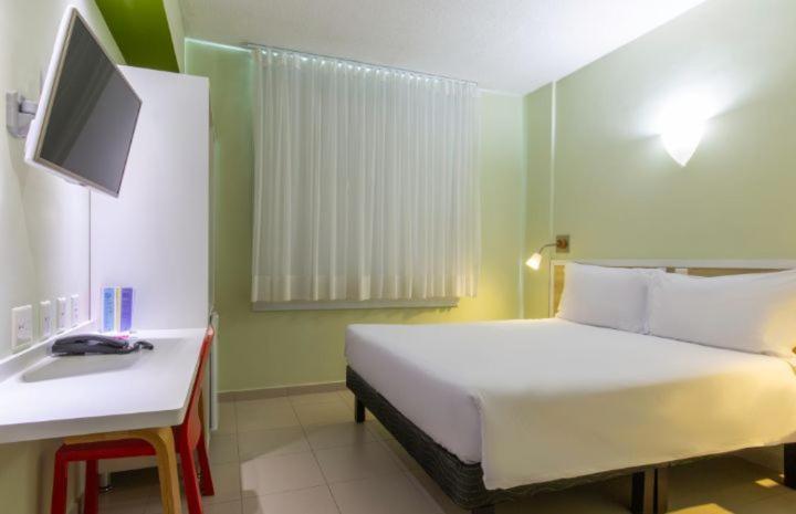 Ibis Styles Manaus Hotel Exterior photo