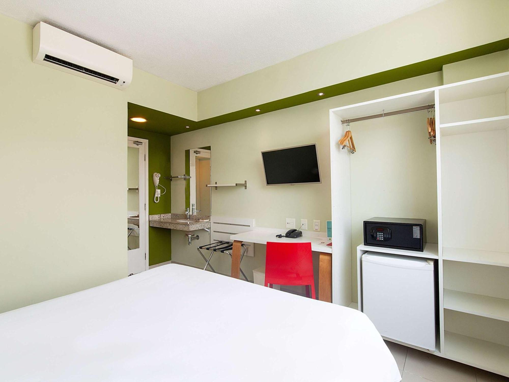 Ibis Styles Manaus Hotel Exterior photo