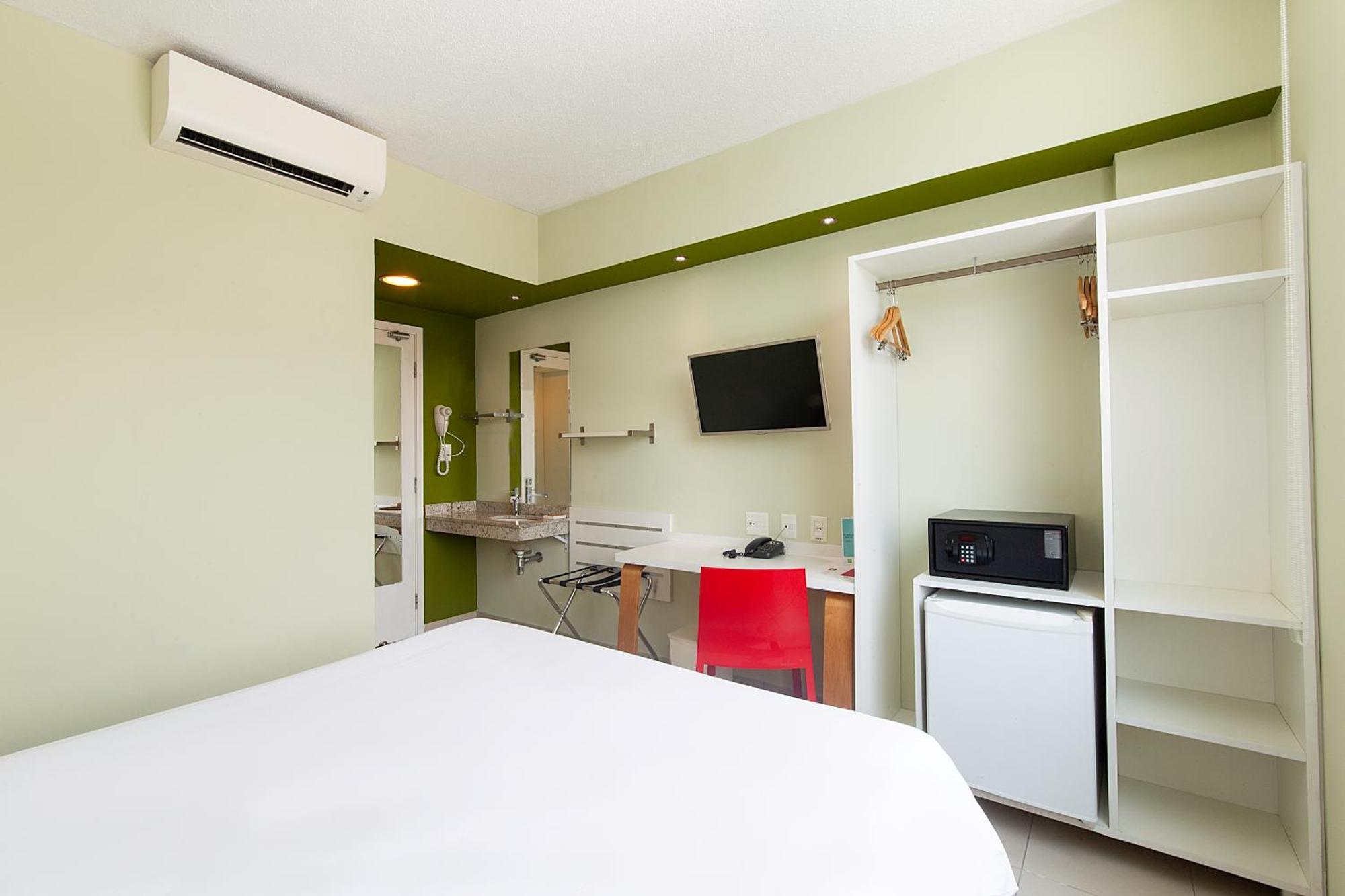 Ibis Styles Manaus Hotel Exterior photo